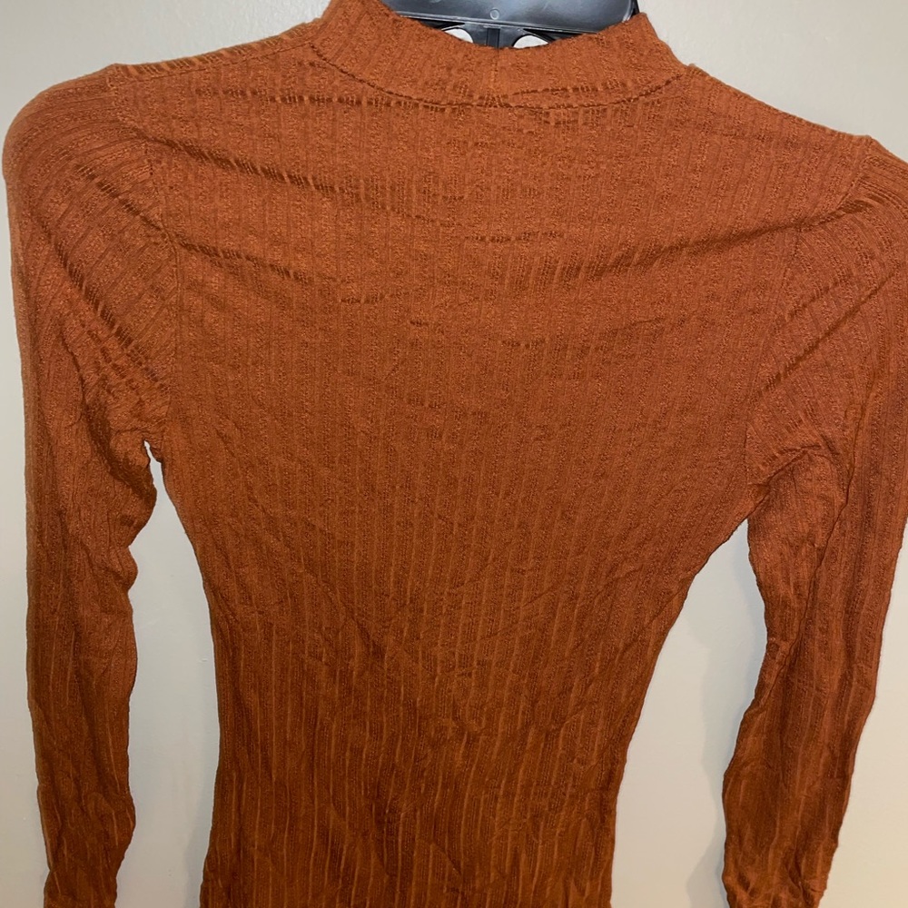 Rust colored gently worn - Picture 3 of 3
